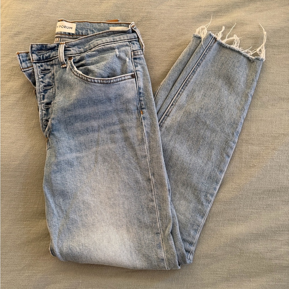 Aritzia Denim Forum Light Wash Cropped Jeans